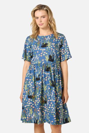 Pretty Swan Smock Dress